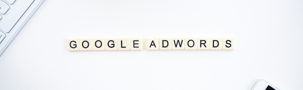 Expertos en Google Ads optimizando una campaña en la CDMX